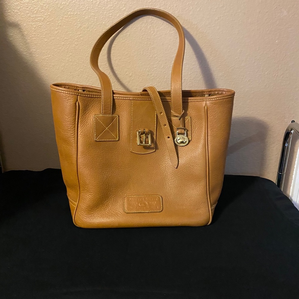 Dooney & Bourke pebbled leather bag